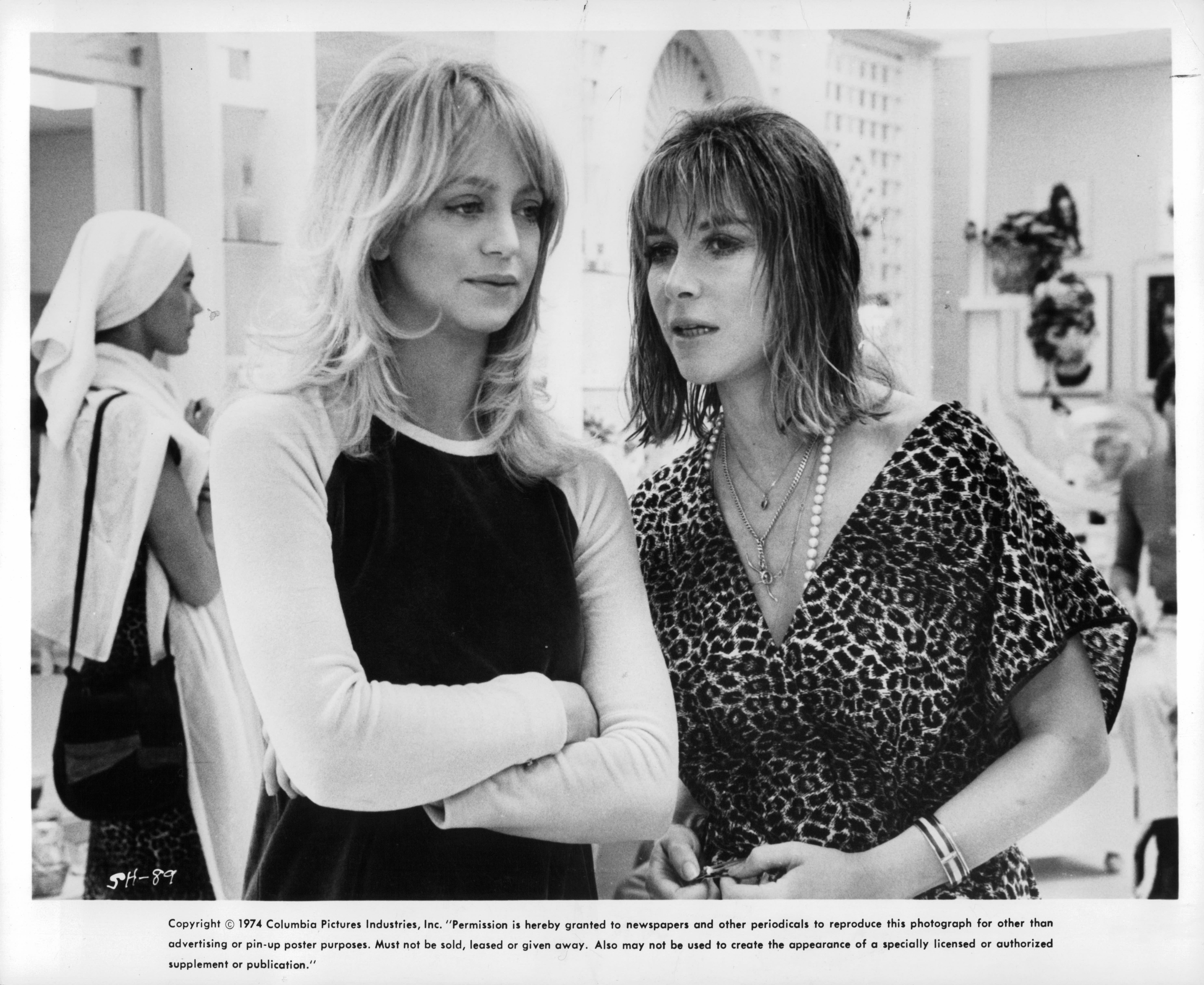 Still of Goldie Hawn and Lee Grant in Shampoo (1975)