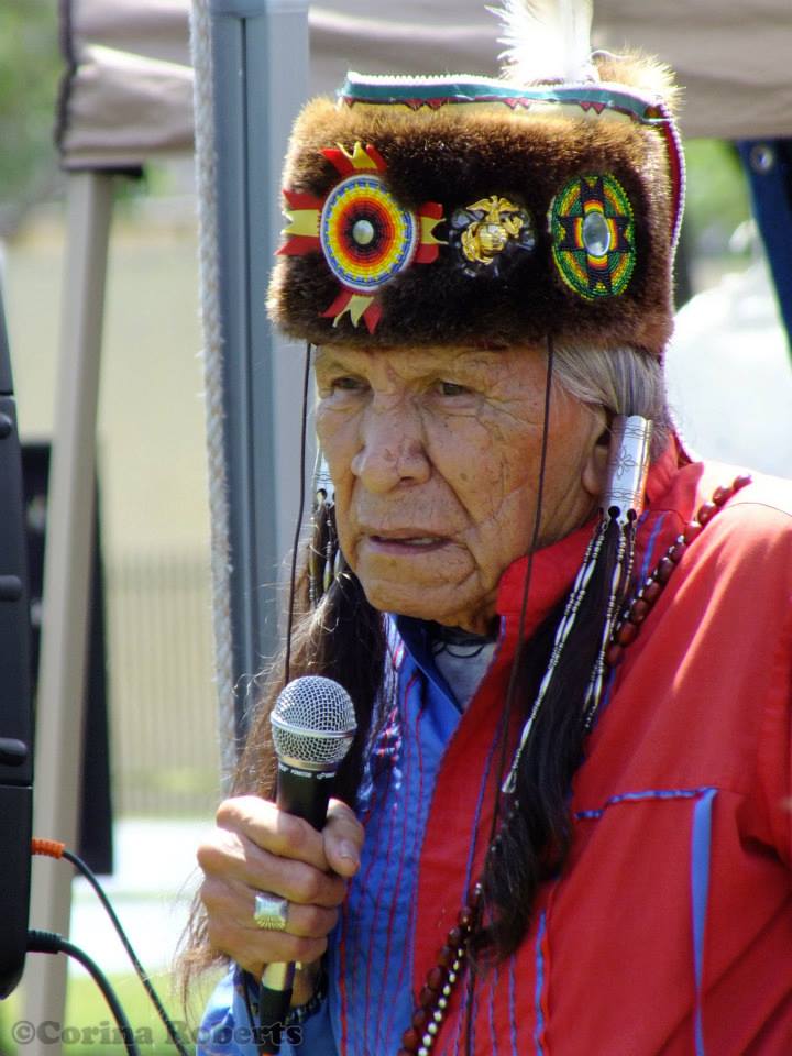 Saginaw Grant speaks to the crowd at the Eagle & Condor Pow Wow in Ontario, CA