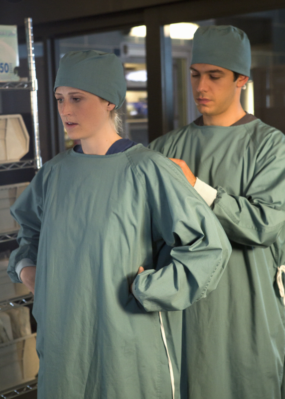 Still of Mamie Gummer and Michael Rady in Emily Owens M.D. (2012)