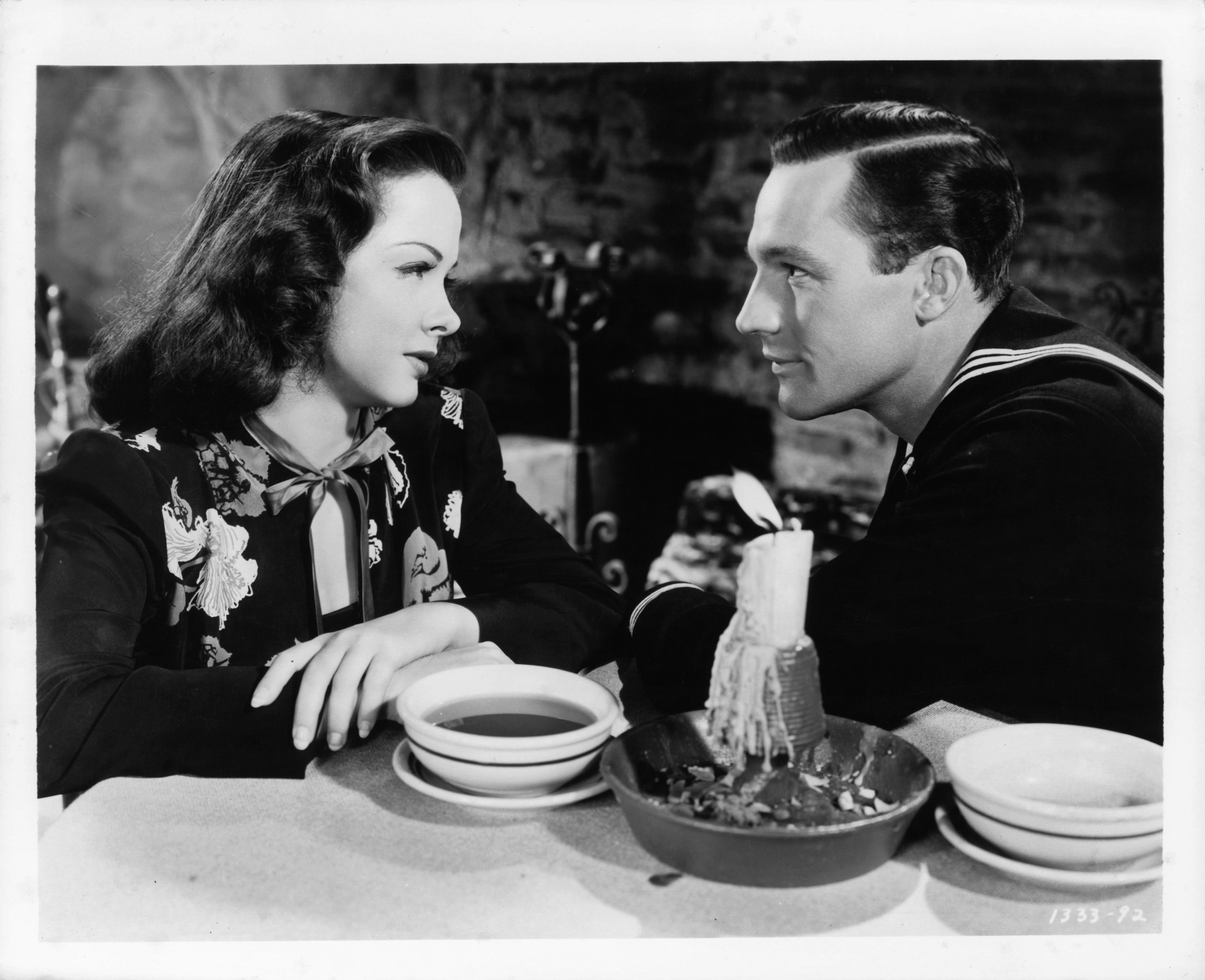 Still of Gene Kelly and Kathryn Grayson in Anchors Aweigh (1945)