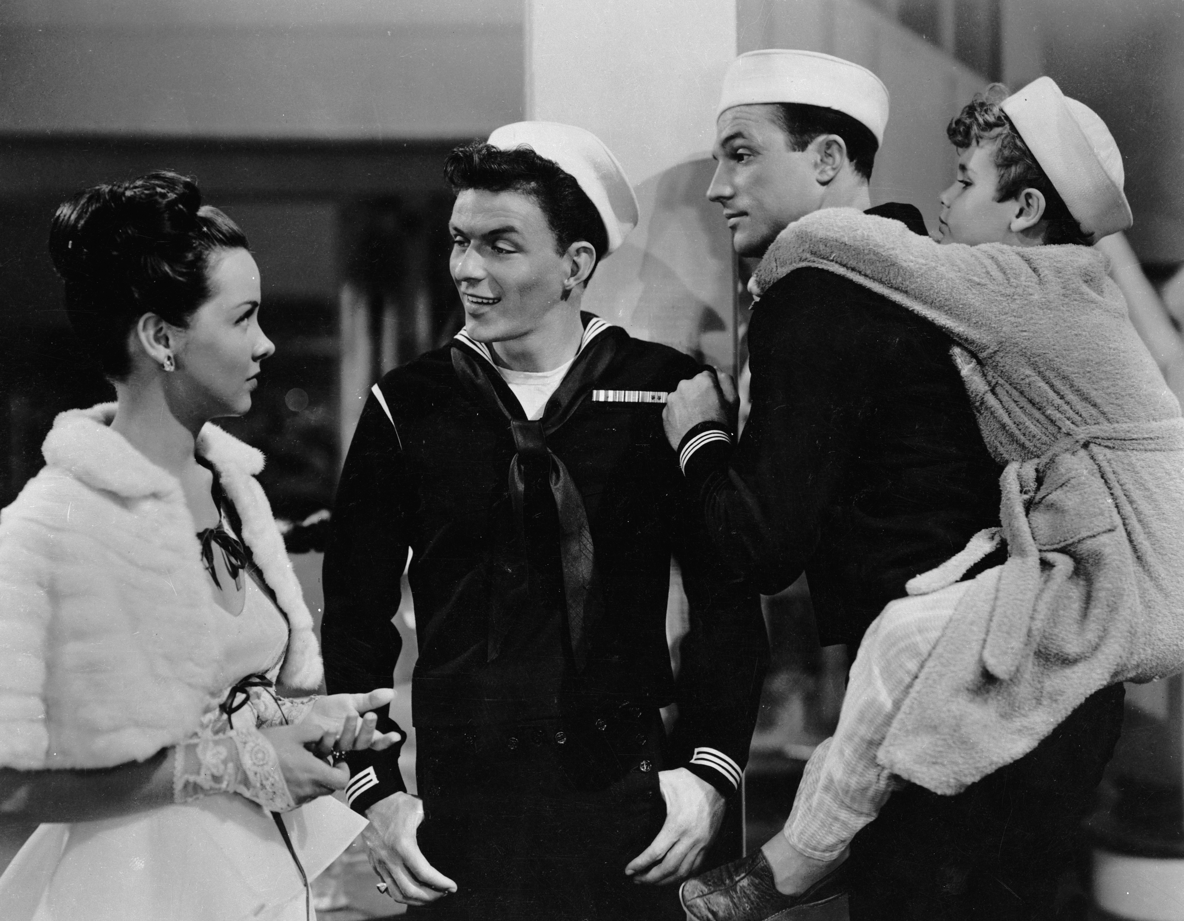 Still of Gene Kelly, Frank Sinatra, Dean Stockwell and Kathryn Grayson in Anchors Aweigh (1945)