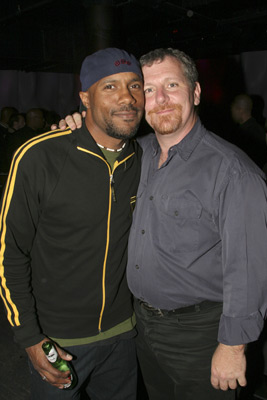 Chris Bongirne and Danny Green at event of The Tenants (2005)