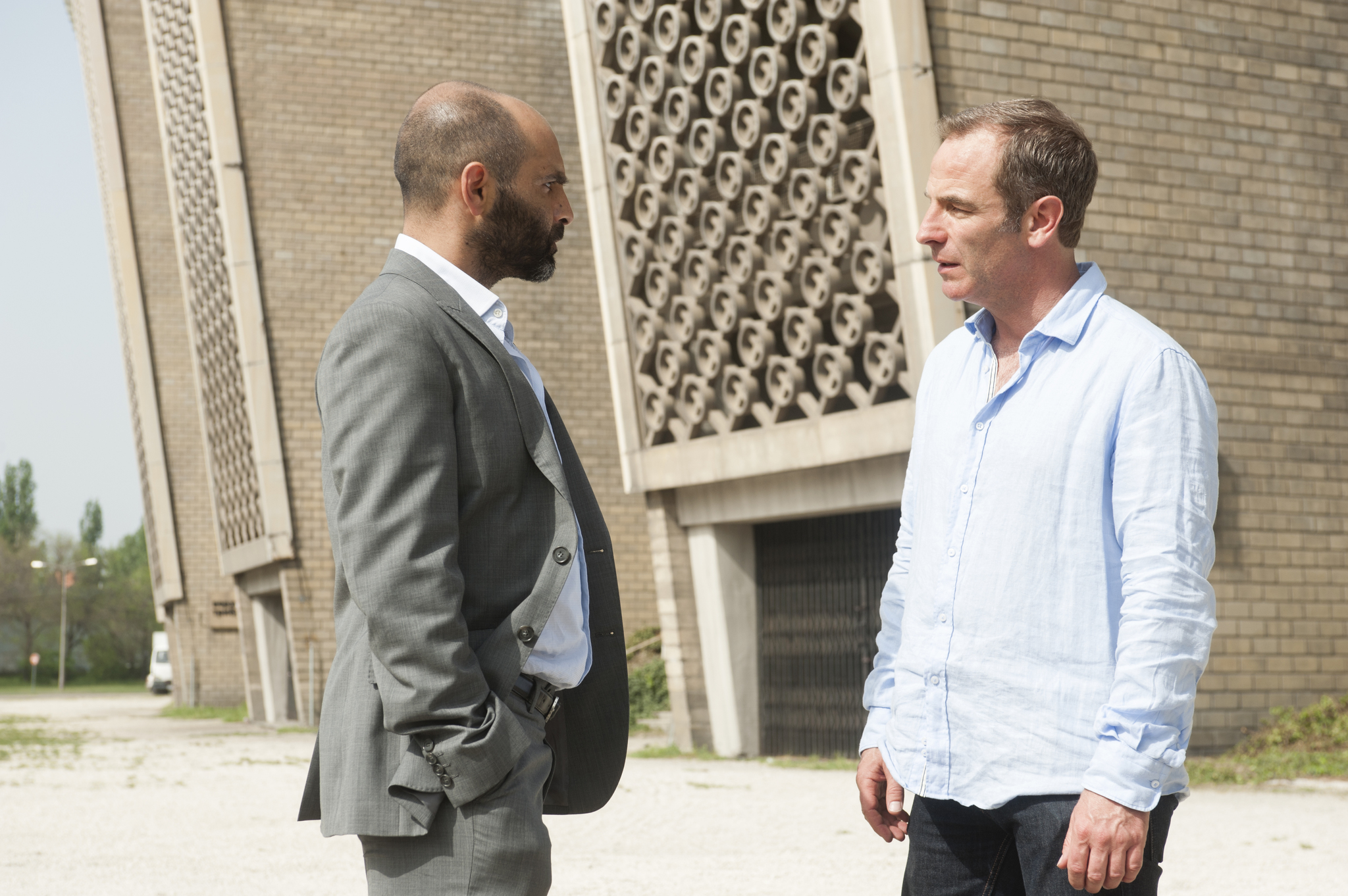 Still of Robson Green and Zubin Varla in Strike Back (2010)