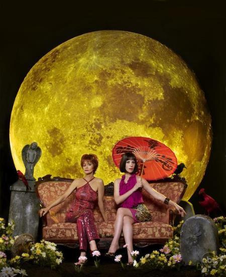 Still of Swoosie Kurtz and Ellen Greene in Pushing Daisies (2007)