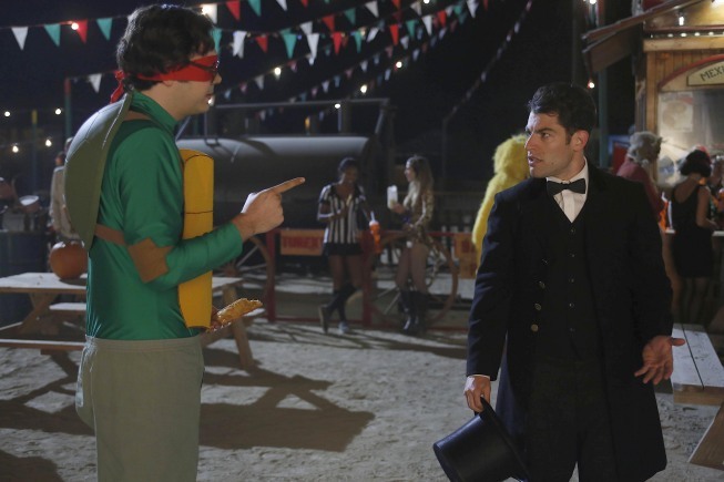 Still of Max Greenfield and Nelson Franklin in New Girl (2011)