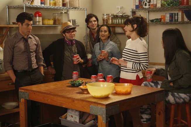 Still of Zooey Deschanel, Max Greenfield, Jasmine Di Angelo, Morgan Krantz and Jinny Chung in New Girl (2011)