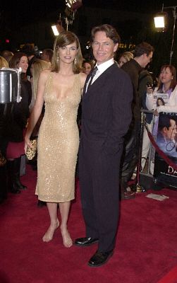 Bruce Greenwood and Stephanie Romanov at event of Thirteen Days (2000)