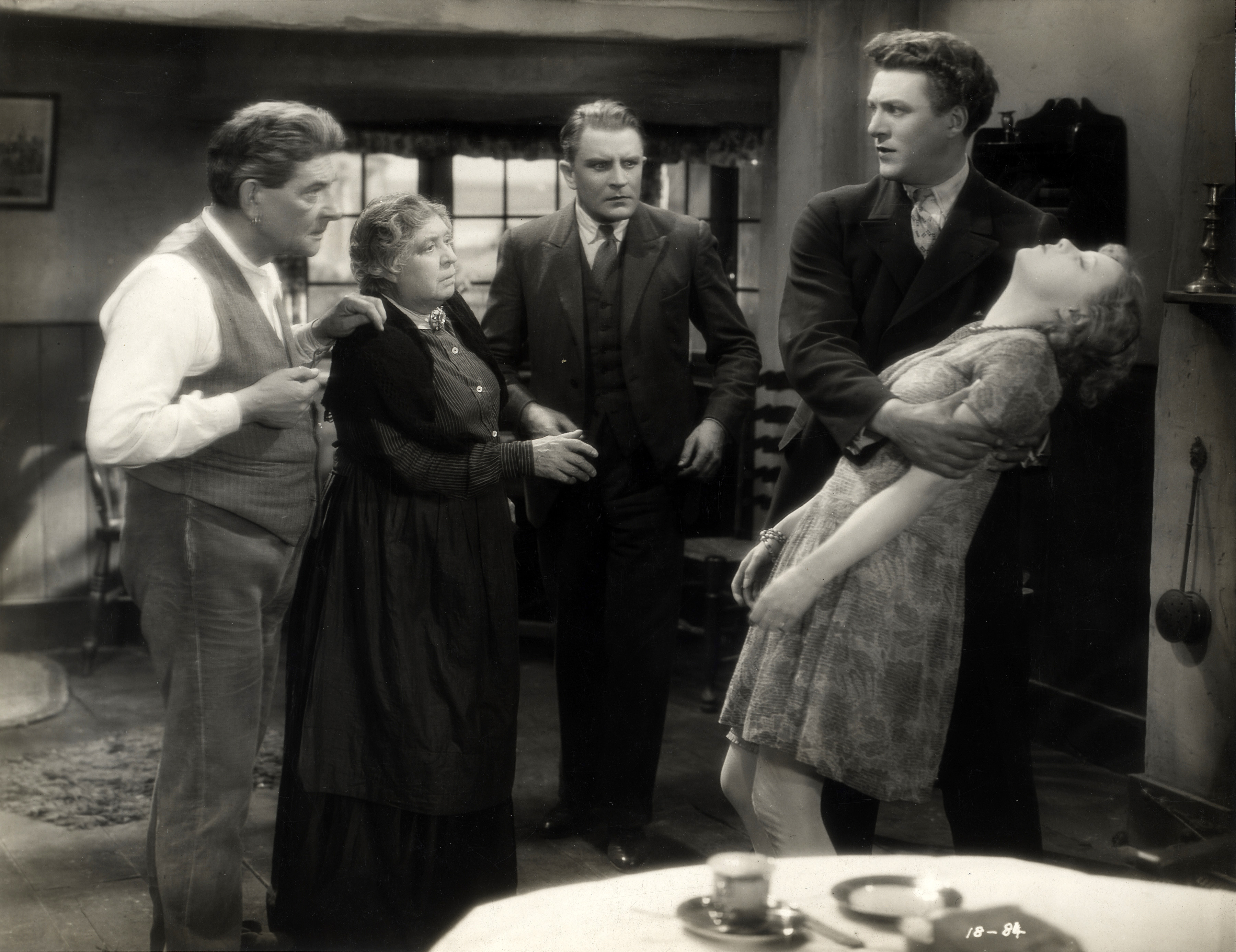 Still of Randle Ayrton, Carl Brisson, Clare Greet, Malcolm Keen and Anny Ondra in The Manxman (1929)