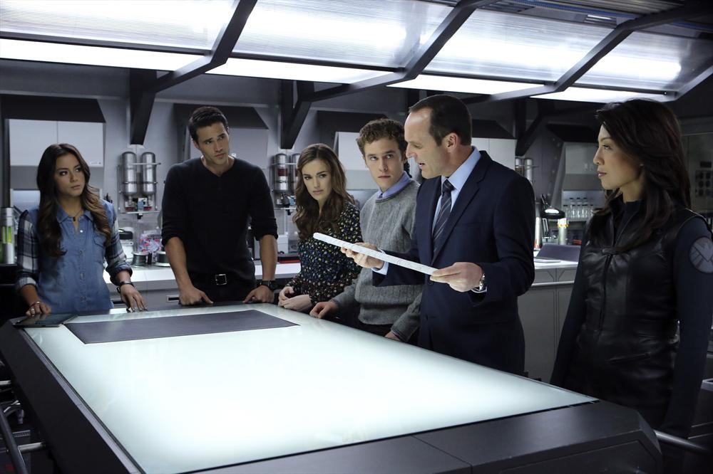 Still of Ming-Na Wen, Clark Gregg, Iain De Caestecker, Brett Dalton, Chloe Bennet and Elizabeth Henstridge in Agents of S.H.I.E.L.D. (2013)