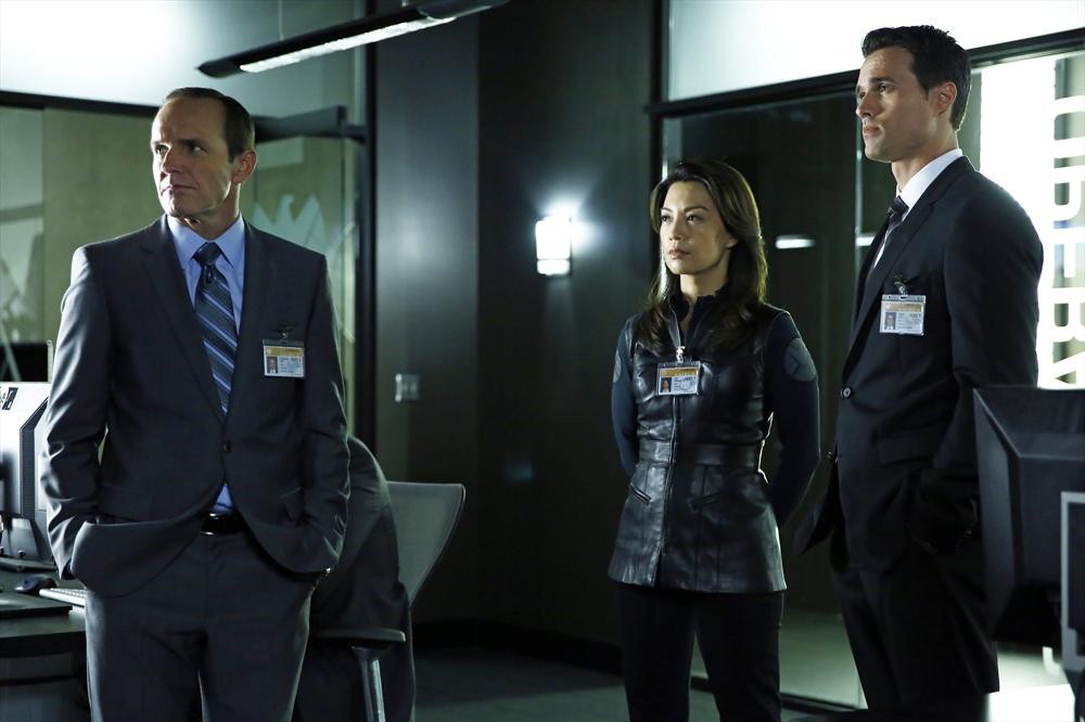 Still of Ming-Na Wen, Clark Gregg and Brett Dalton in Agents of S.H.I.E.L.D. (2013)