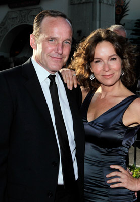 Jennifer Grey and Clark Gregg at event of Gelezinis zmogus 2 (2010)