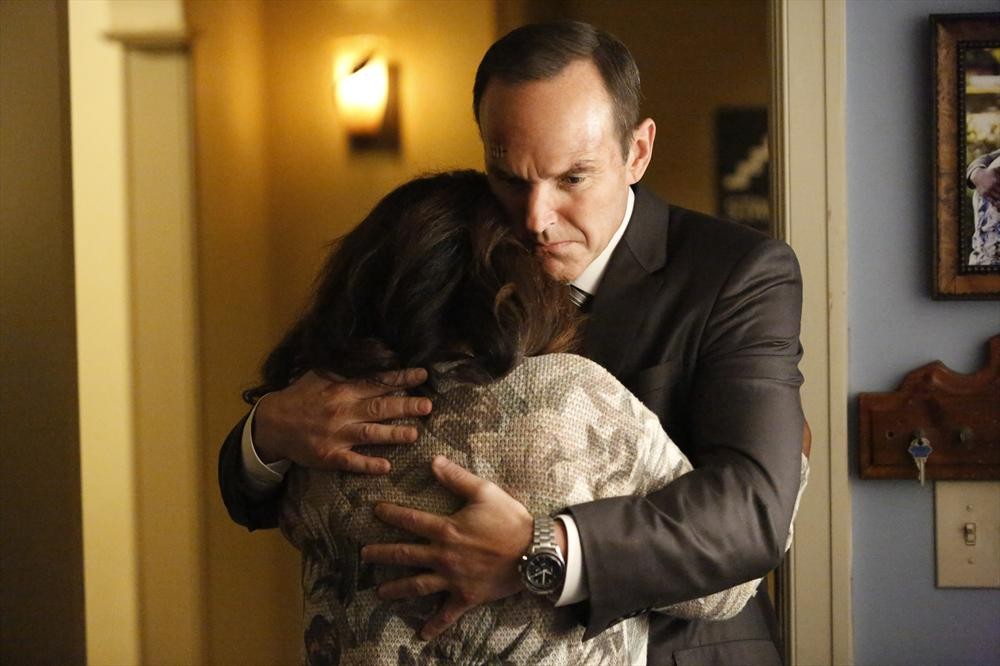 Still of Donzaleigh Abernathy and Clark Gregg in Agents of S.H.I.E.L.D. (2013)