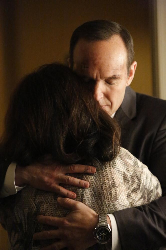 Still of Donzaleigh Abernathy and Clark Gregg in Agents of S.H.I.E.L.D. (2013)