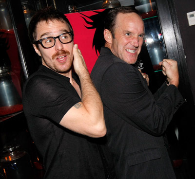 Sam Rockwell and Clark Gregg at event of Choke (2008)