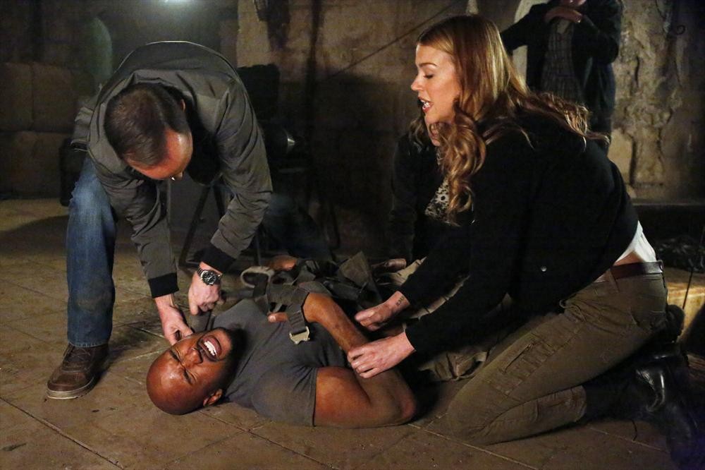Still of Henry Simmons, Clark Gregg and Adrianne Palicki in Agents of S.H.I.E.L.D. (2013)