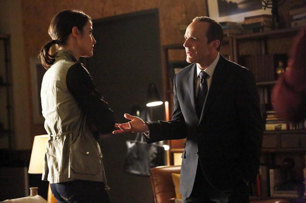 Still of Clark Gregg and Cobie Smulders in Agents of S.H.I.E.L.D. (2013)