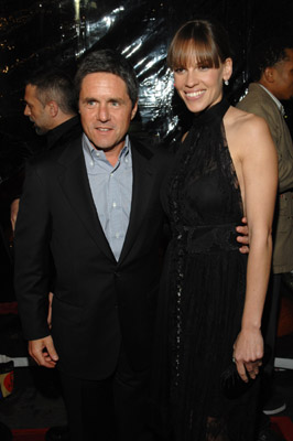 Hilary Swank and Brad Grey at event of Freedom Writers (2007)