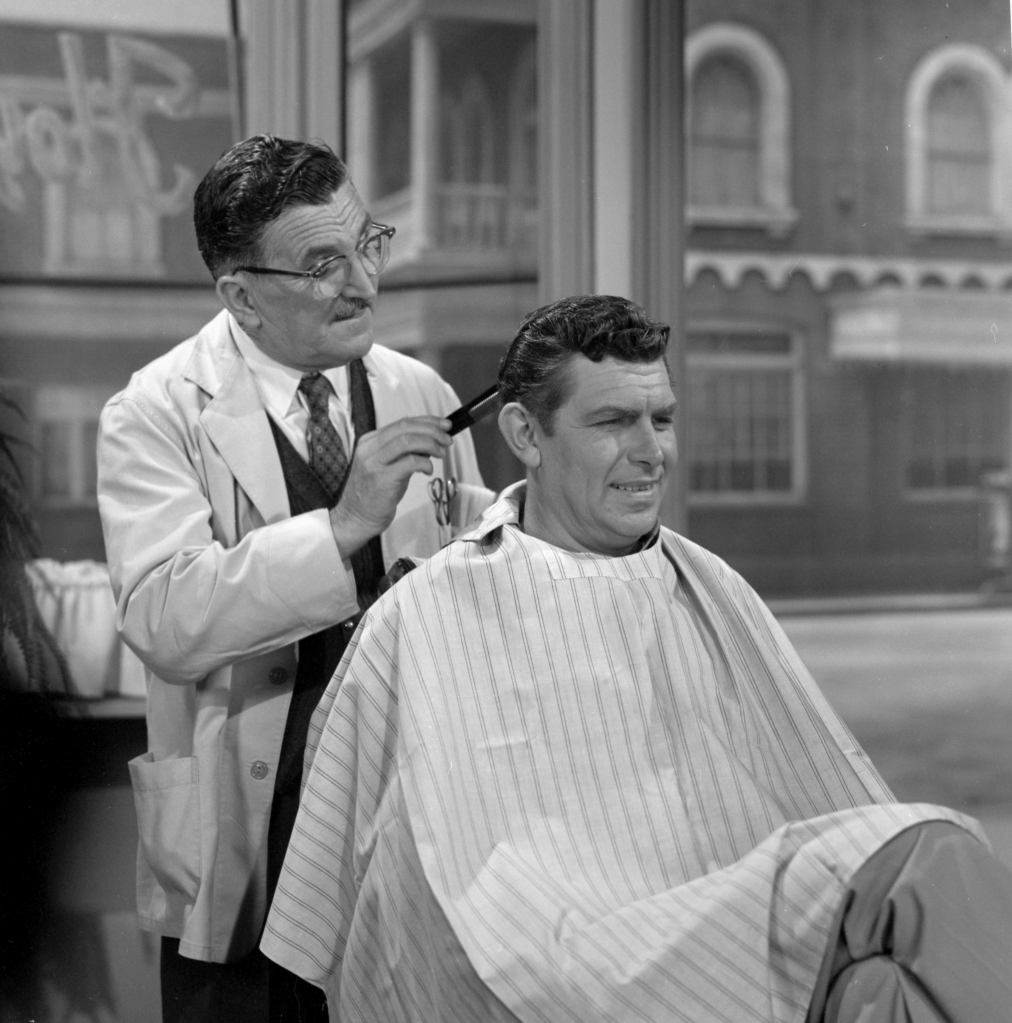 Still of Andy Griffith and Howard McNear in The Andy Griffith Show (1960)