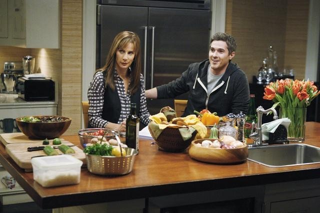 Still of Rachel Griffiths and Dave Annable in Brothers & Sisters (2006)