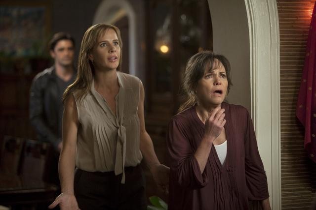 Still of Sally Field, Rachel Griffiths and Gilles Marini in Brothers & Sisters (2006)