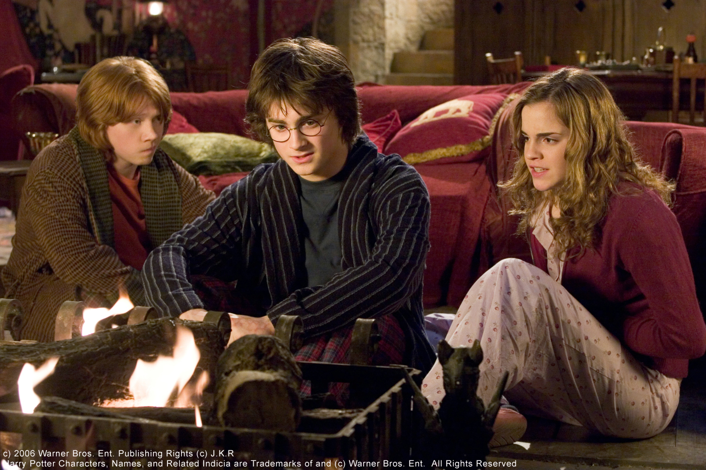 Still of Rupert Grint, Daniel Radcliffe and Emma Watson in Haris Poteris ir ugnies taure (2005)