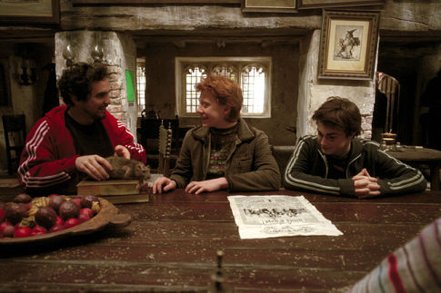 Alfonso Cuarón, Rupert Grint and Daniel Radcliffe in Haris Poteris ir Azkabano kalinys (2004)
