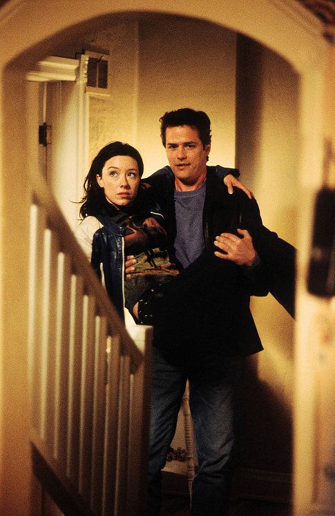 Still of Paul Gross and Molly Parker in Men with Brooms (2002)