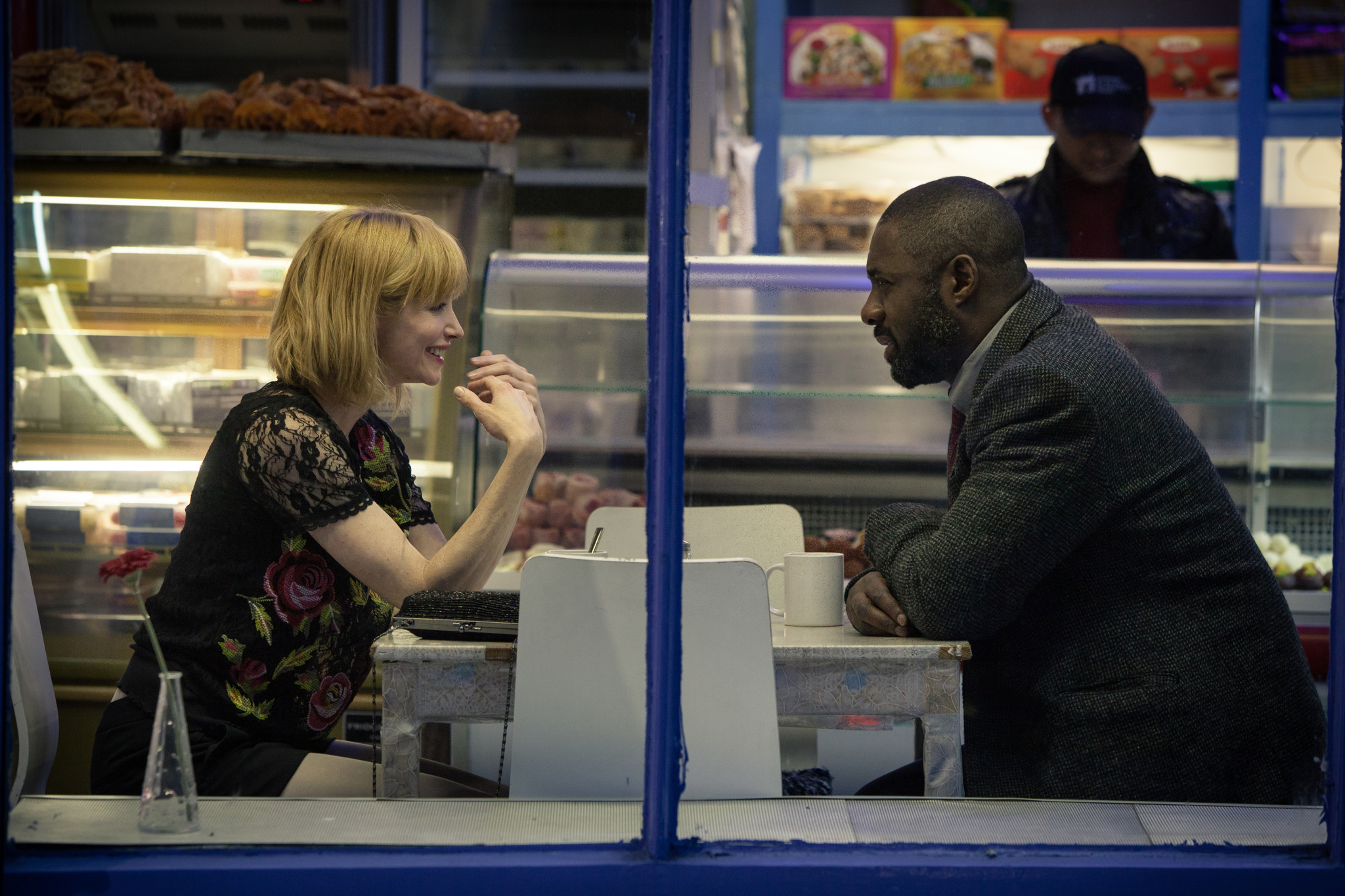 Still of Idris Elba and Sienna Guillory in Luther (2010)