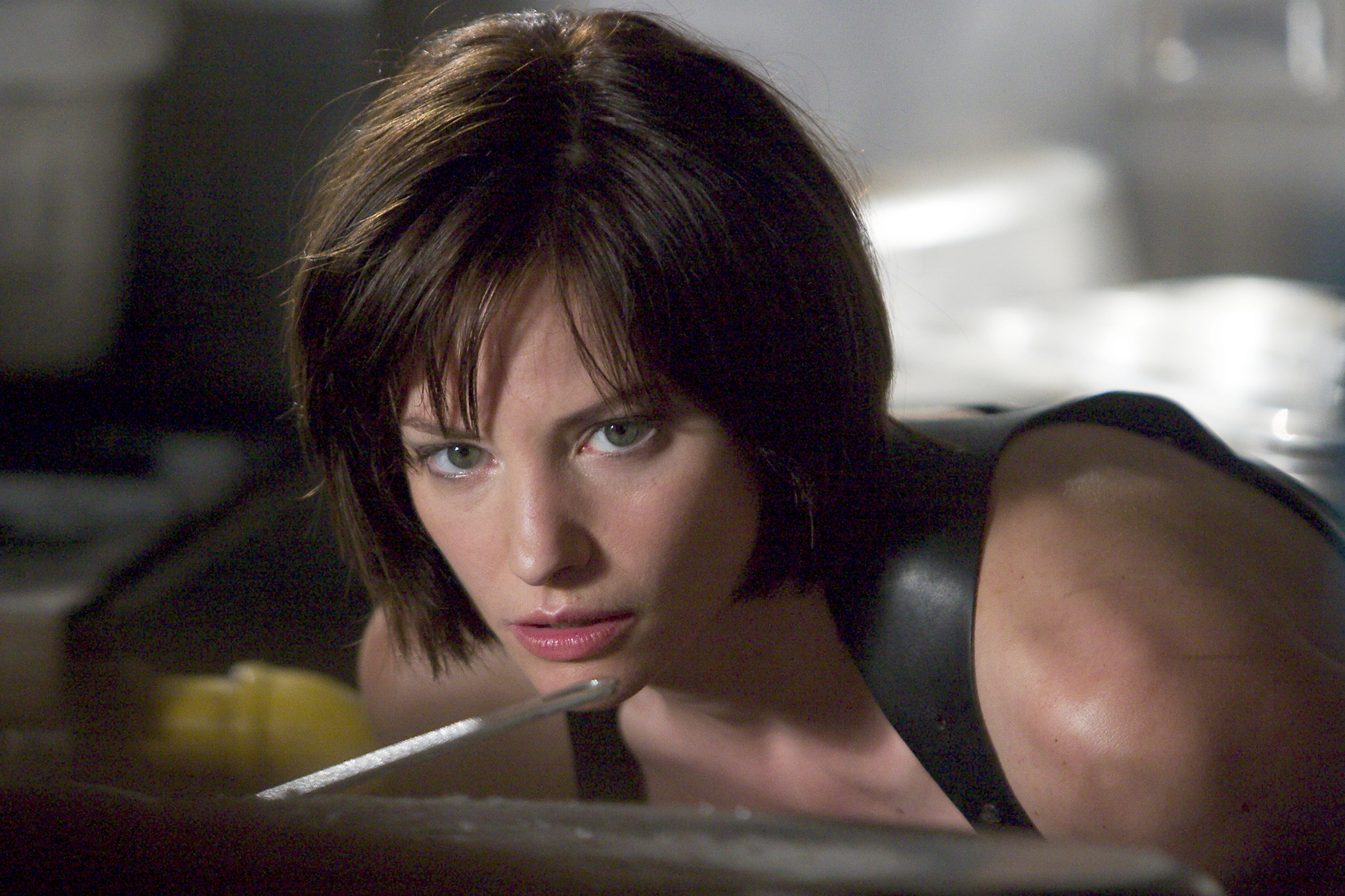 Still of Sienna Guillory in Absoliutus blogis 2: Apokalipse (2004)