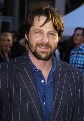 Tim Guinee at event of Ladder 49 (2004)