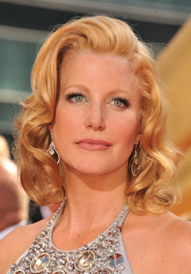 Anna Gunn at event of The 61st Primetime Emmy Awards (2009)