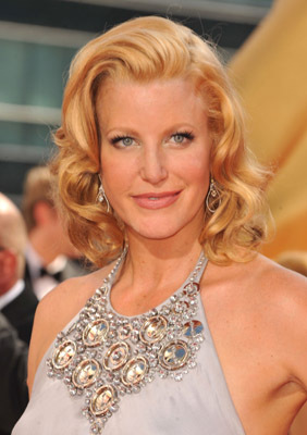 Anna Gunn at event of The 61st Primetime Emmy Awards (2009)