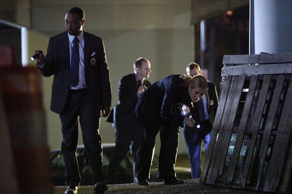 Still of Maria Bello, Tim Griffin and Damon Gupton in Prime Suspect (2011)
