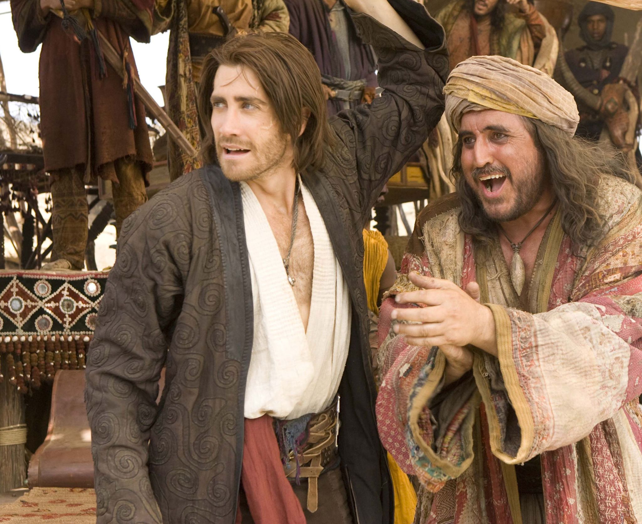 Still of Alfred Molina and Jake Gyllenhaal in Persijos princas: laiko smiltys (2010)