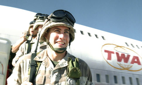 Still of Jake Gyllenhaal in Jarhead (2005)