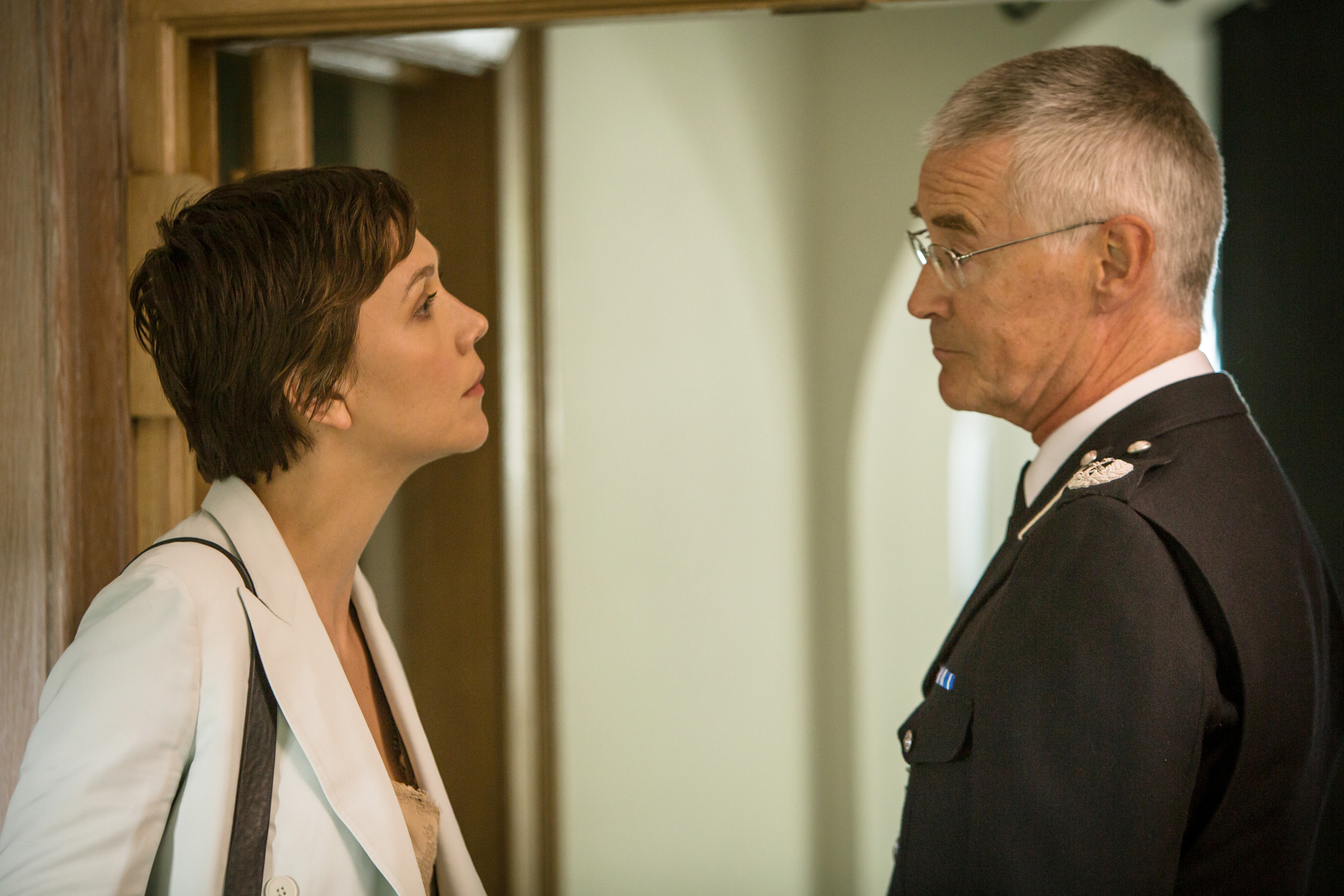 Still of Rupert Frazer and Maggie Gyllenhaal in The Honourable Woman (2014)
