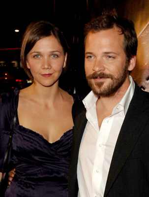 Maggie Gyllenhaal and Peter Sarsgaard at event of Jarhead (2005)