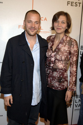 Maggie Gyllenhaal and Peter Sarsgaard at event of The Great New Wonderful (2005)