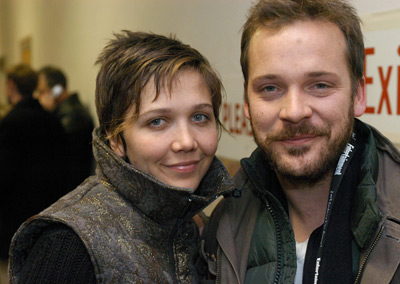Maggie Gyllenhaal and Peter Sarsgaard at event of The Woodsman (2004)