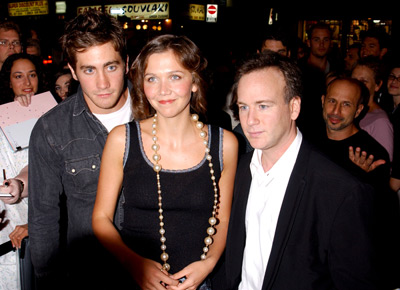 Jake Gyllenhaal, Maggie Gyllenhaal and Steven Shainberg at event of Secretary (2002)