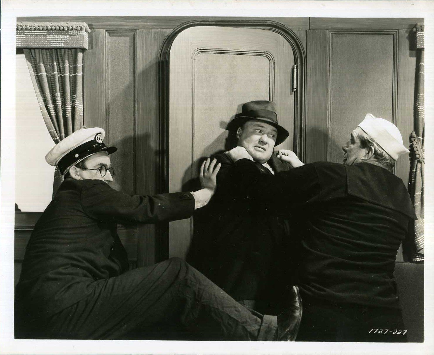 Still of Frank Hagney and Harold Lloyd in Professor Beware (1938)