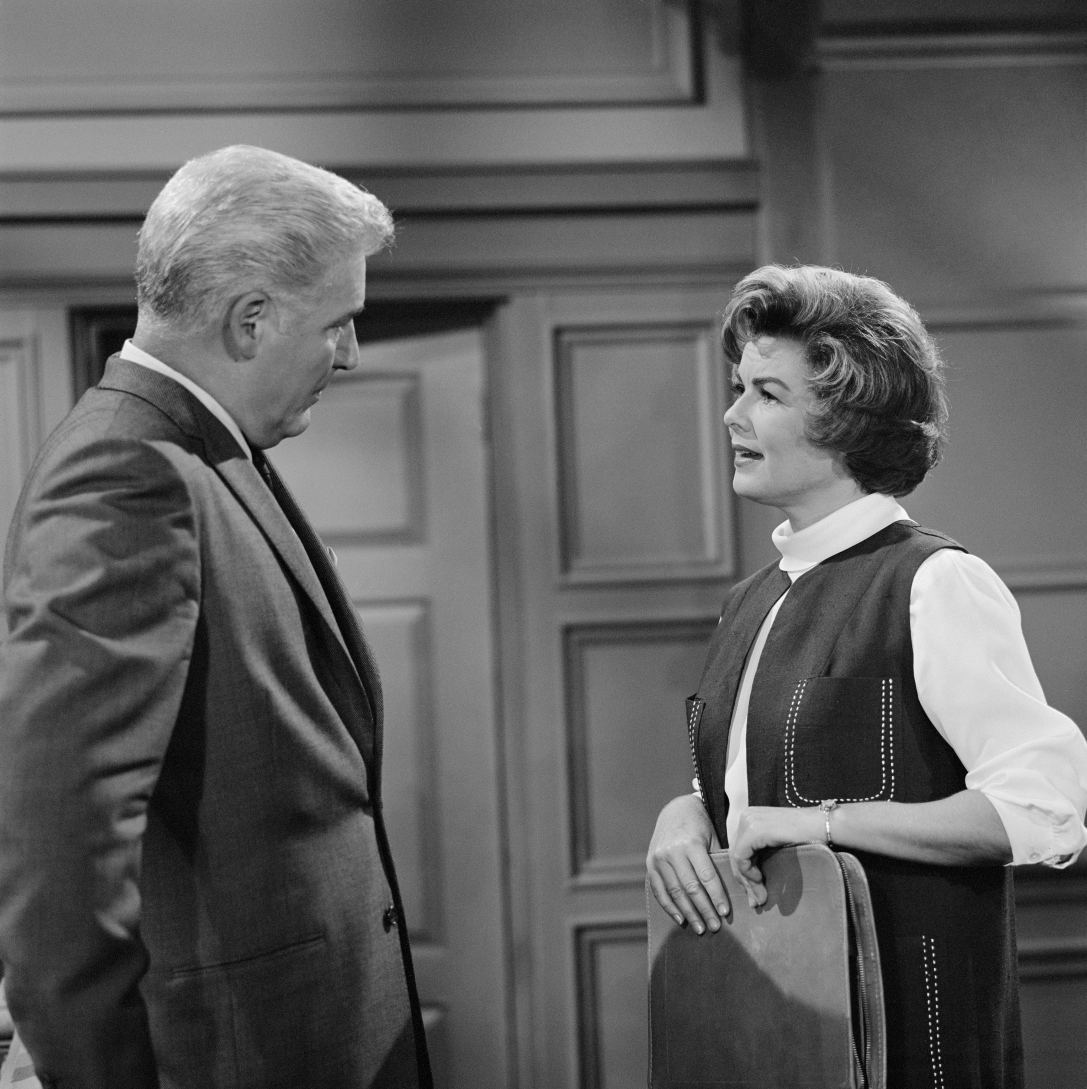 Still of Barbara Hale and William Hopper in Perry Mason (1957)
