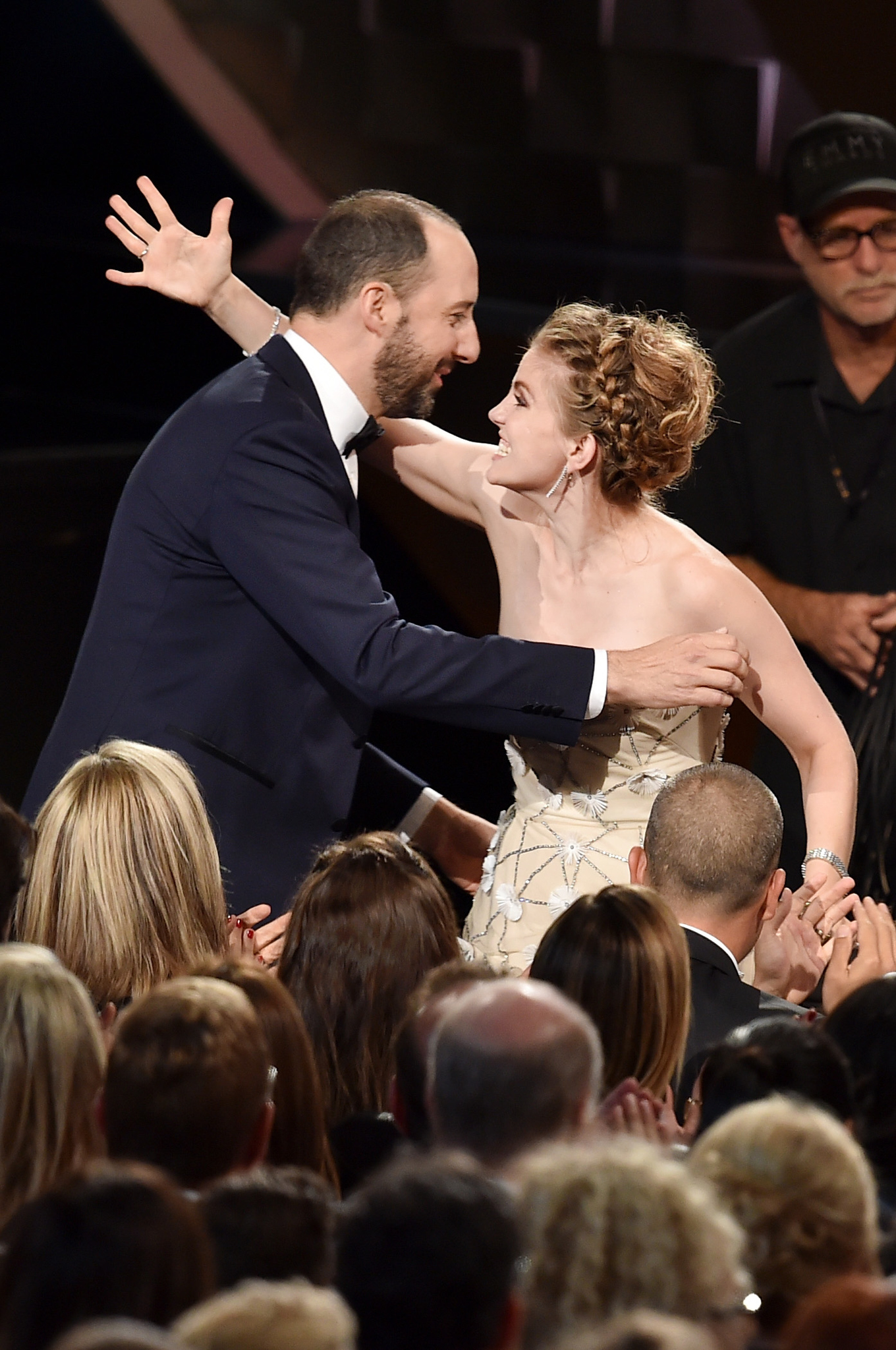 Anna Chlumsky and Tony Hale at event of The 67th Primetime Emmy Awards (2015)