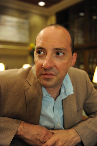 Still of Tony Hale in Aiskiaregys (2006)