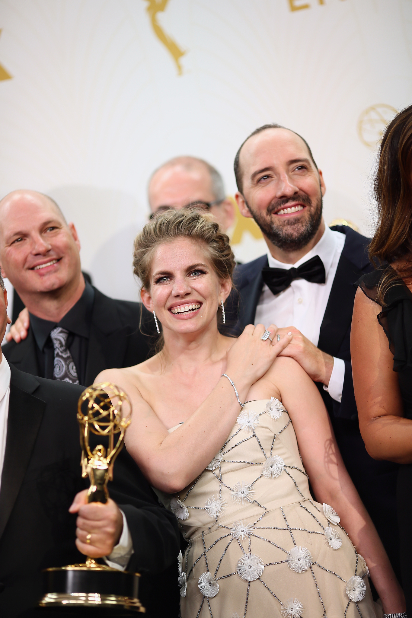 Anna Chlumsky and Tony Hale at event of The 67th Primetime Emmy Awards (2015)