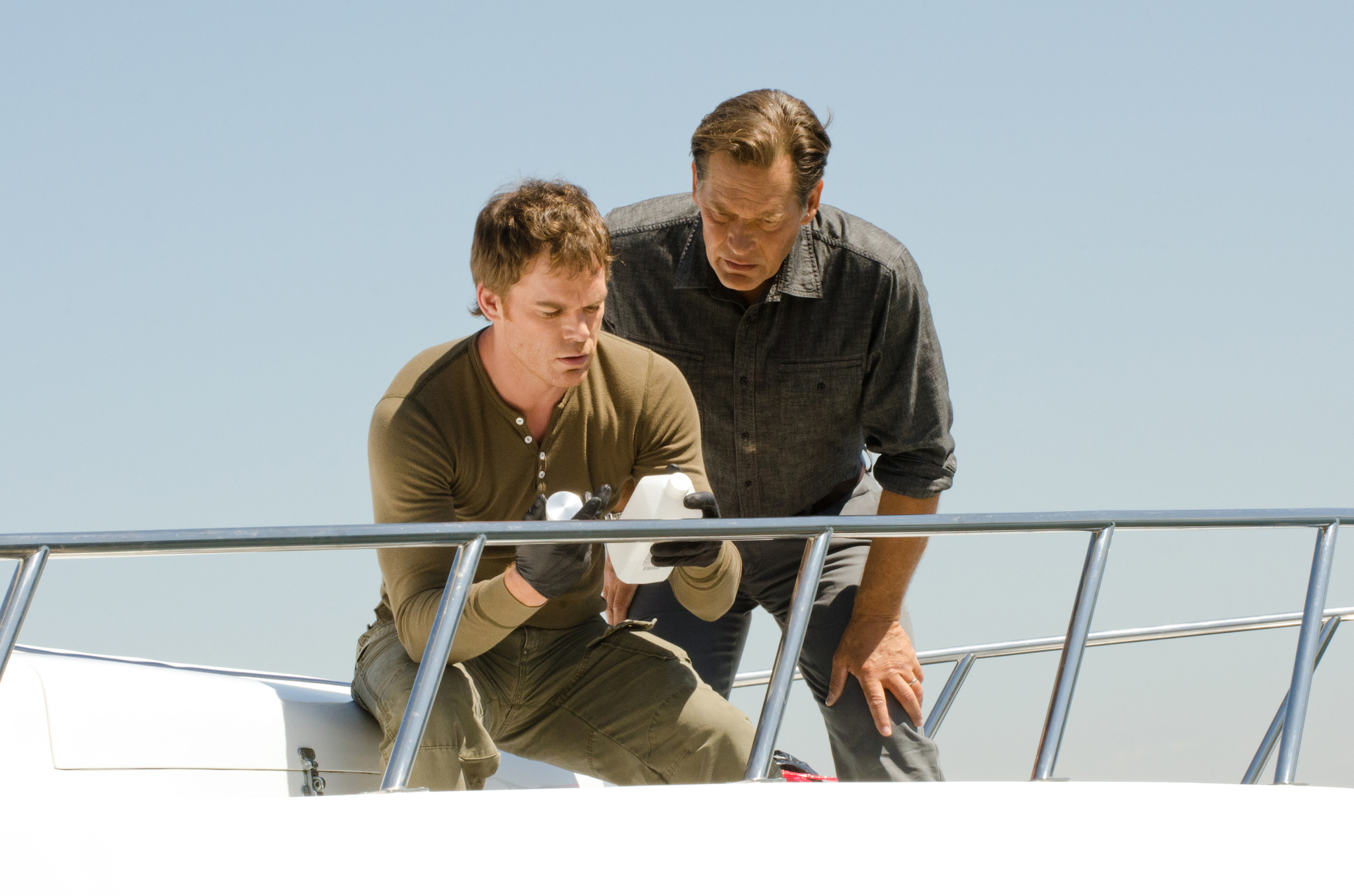 Still of James Remar and Michael C. Hall in Deksteris (2006)