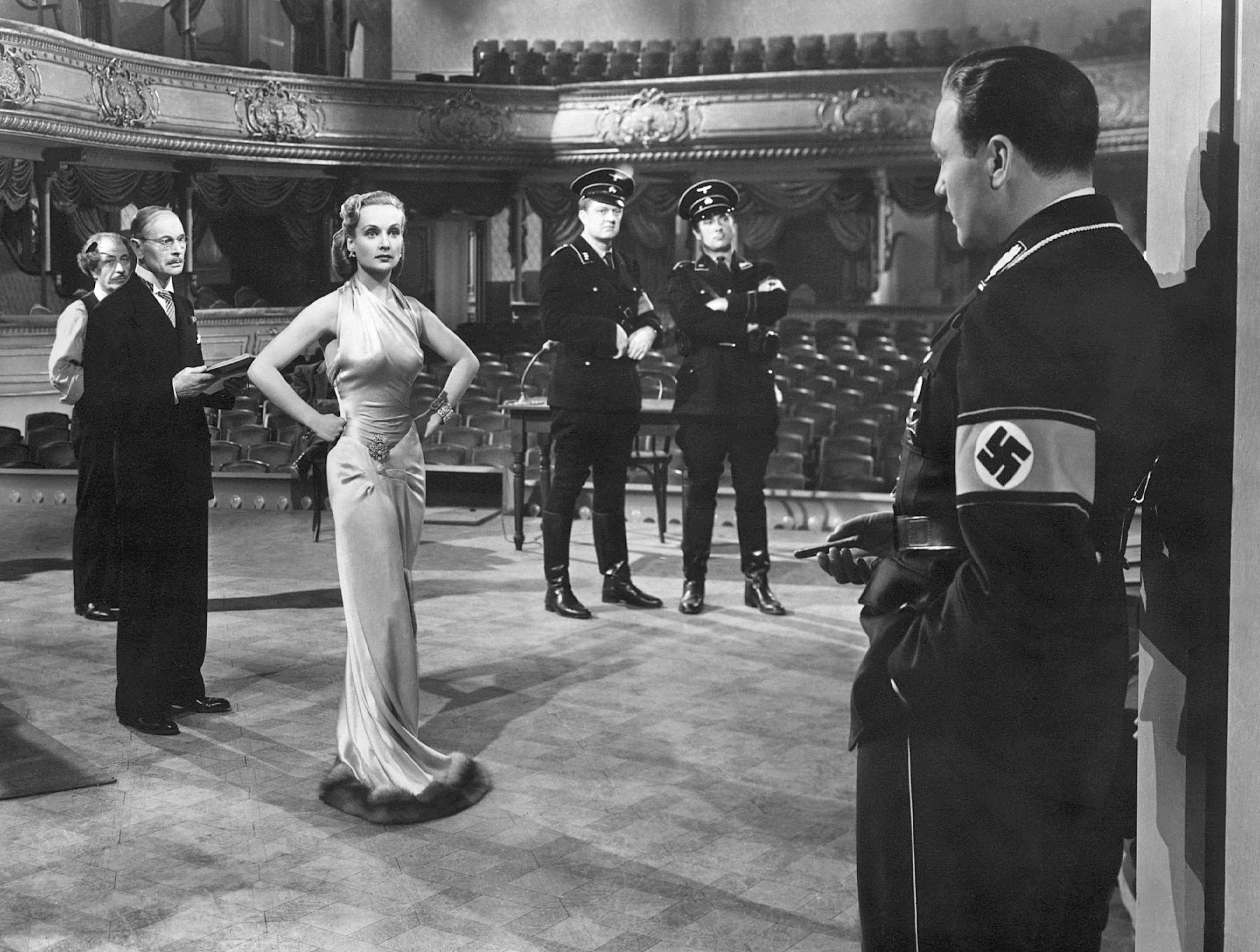 Still of Carole Lombard and Charles Halton in To Be or Not to Be (1942)