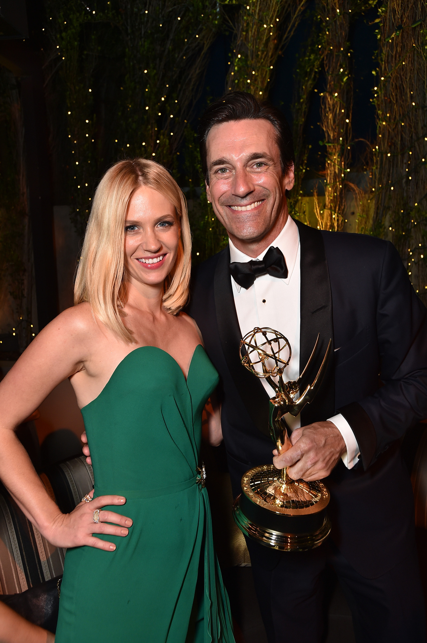 January Jones and Jon Hamm at event of The 67th Primetime Emmy Awards (2015)