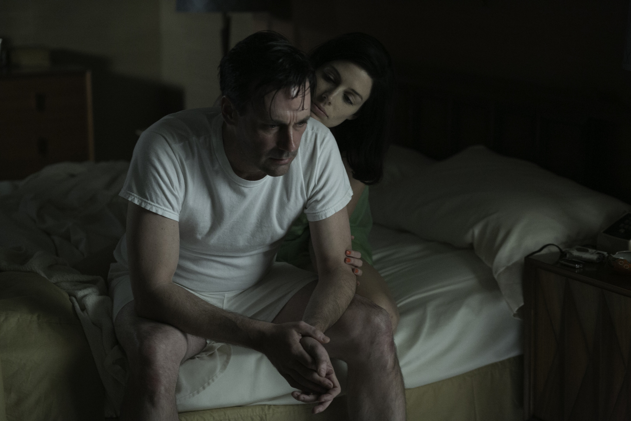 Still of Jon Hamm and Jessica Paré in MAD MEN. Reklamos vilkai (2007)