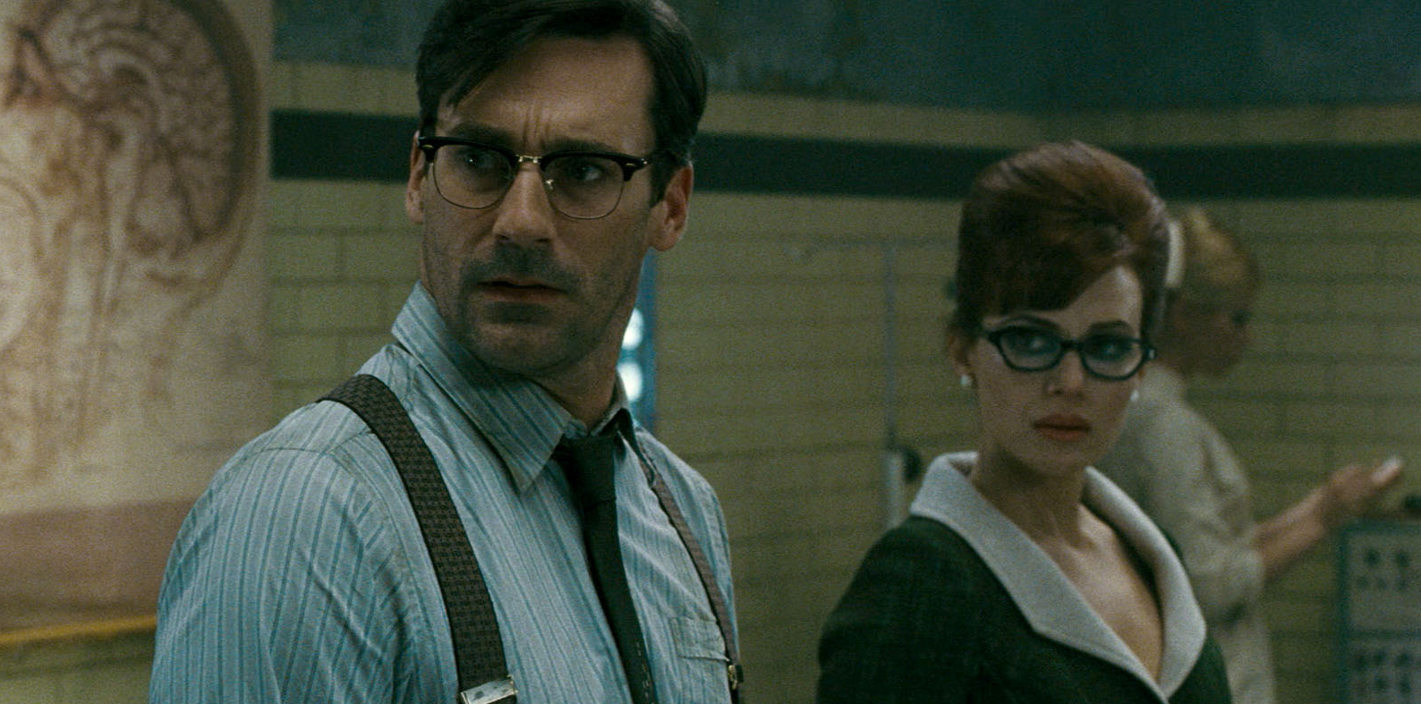 Still of Carla Gugino and Jon Hamm in Nelauktas smugis (2011)